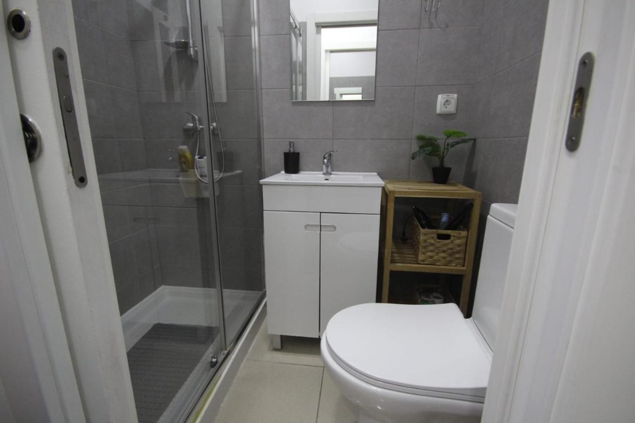 Antique M1 R1 - Amazing Double Room With Shared Bathroom In Marques Pombal Lisbon Exterior photo