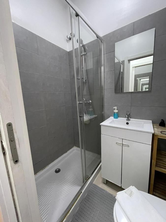 Antique M1 R1 - Amazing Double Room With Shared Bathroom In Marques Pombal Lisbon Exterior photo
